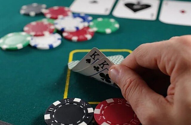 Luật chơi stud poker cơ bản người mới nên tham khảo Luật chơi stud poker cơ bản người mới nên tham khảo