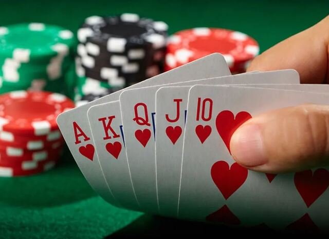 Poker là trò chơi đánh bài casino không thể nào thiếu Poker là trò chơi đánh bài casino không thể nào thiếu