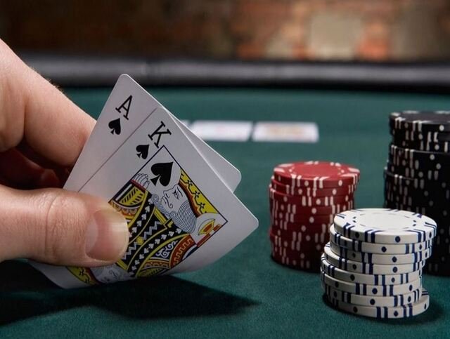 Bluff giúp bạn đánh lừa được đối thủ, chuyển bại thành thắng Bluff giúp bạn đánh lừa được đối thủ, chuyển bại thành thắng
