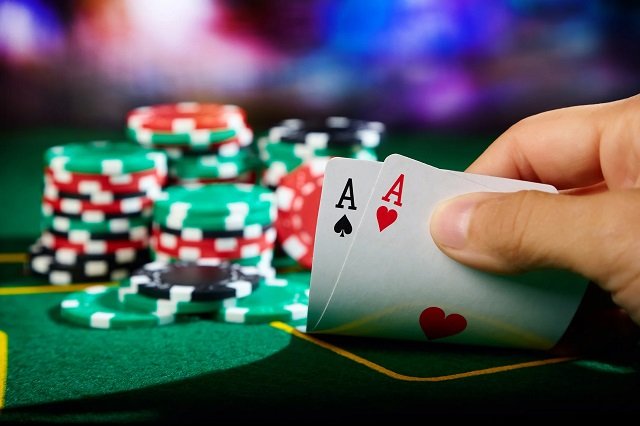 Một ván chơi Poker sẽ trải qua 4 vòng chơi chính Một ván chơi Poker sẽ trải qua 4 vòng chơi chính